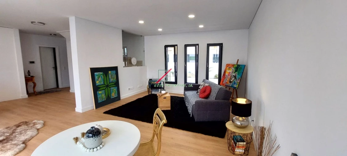 Moradia T3 para Venda em Alcabideche Foto 29