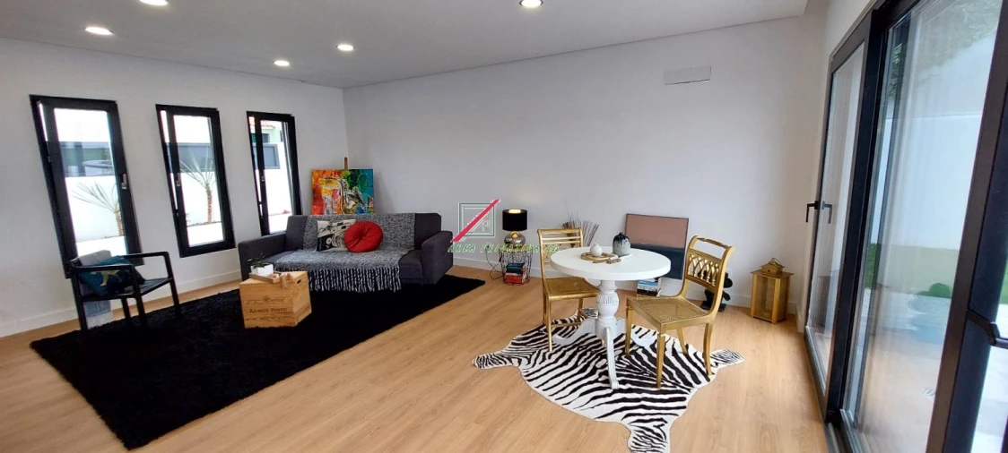 Moradia T3 para Venda em Alcabideche Foto 9