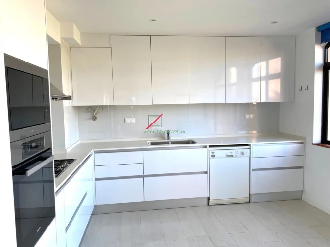 Apartamento T4 para Venda em Cascais e Estoril Foto 18