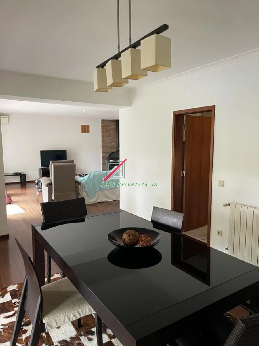 Moradia T5 para Venda em Charneca de Caparica e Sobreda Foto 3