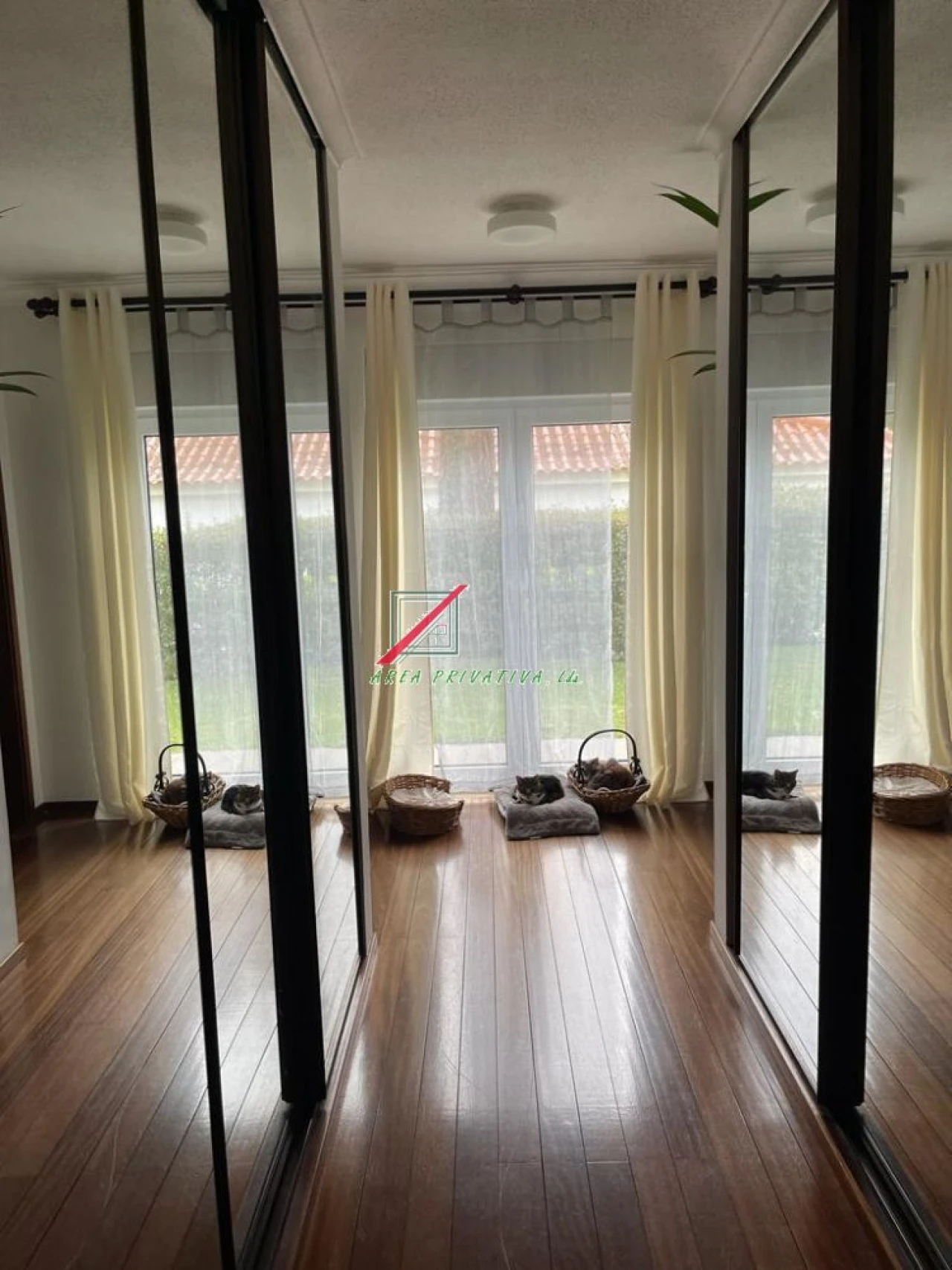 Moradia T5 para Venda em Charneca de Caparica e Sobreda Foto 5