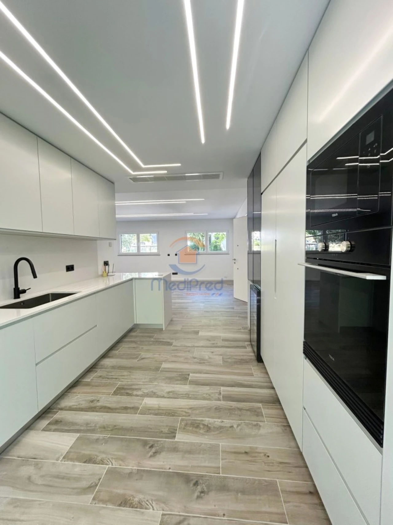 Apartamento T4 para Venda em Santa Iria de Azoia, São João da Talha e Bobadela Foto 1