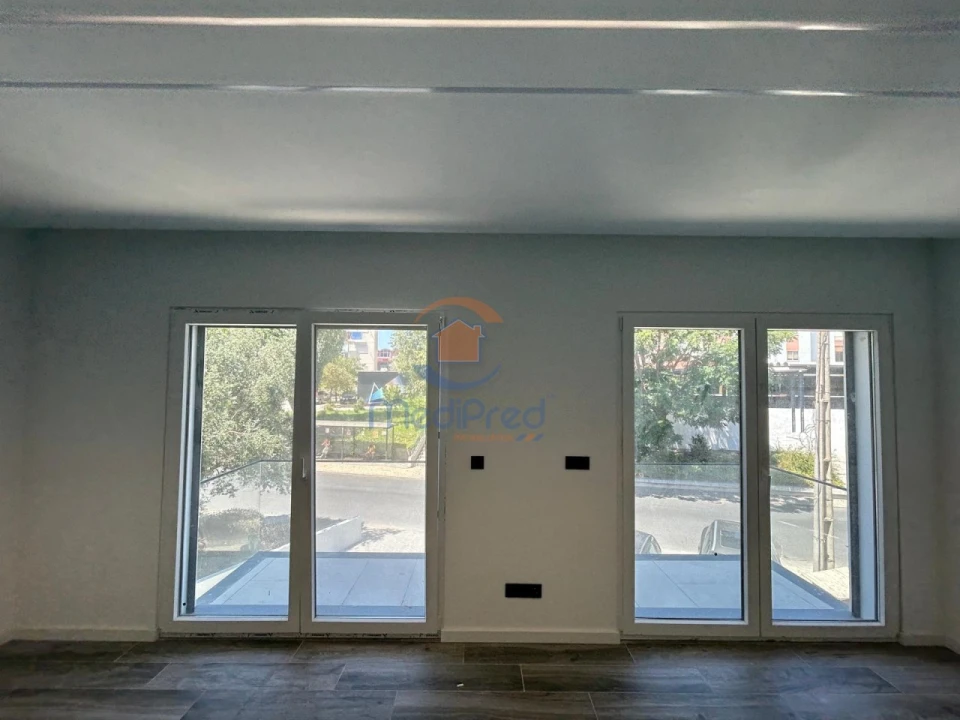 Apartamento T4 para Venda em Santa Iria de Azoia, São João da Talha e Bobadela Foto 16