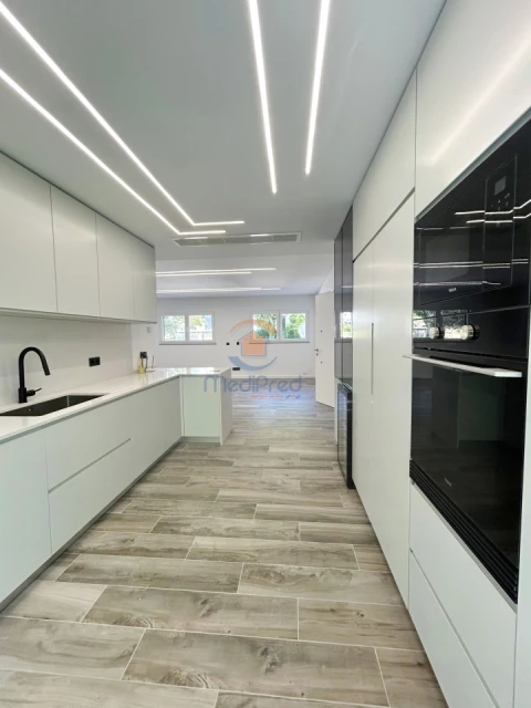 Apartamento T4 para Venda em Santa Iria de Azoia, São João da Talha e Bobadela