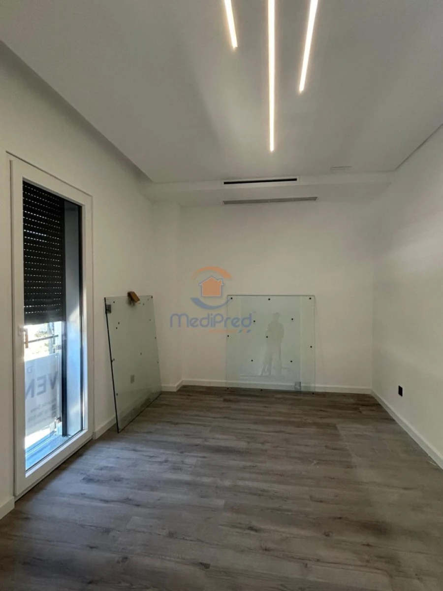 Apartamento T4 para Venda em Santa Iria de Azoia, São João da Talha e Bobadela Foto 21