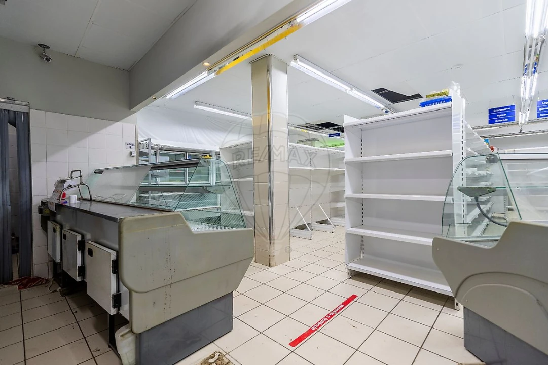 Loja para Venda em Malveira e São Miguel de Alcainça Foto 11