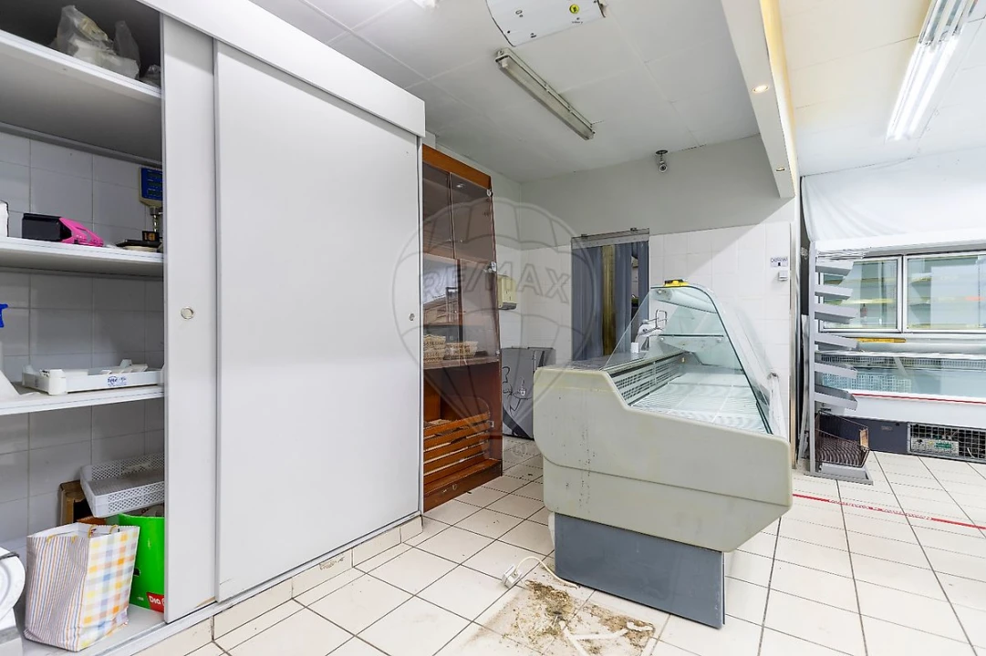 Loja para Venda em Malveira e São Miguel de Alcainça Foto 10