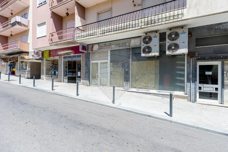 Loja para Venda em Malveira e São Miguel de Alcainça Foto 1