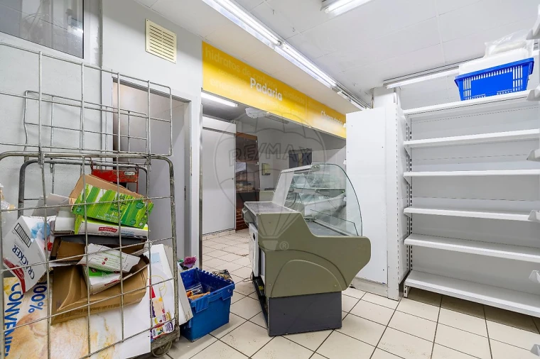 Loja para Venda em Malveira e São Miguel de Alcainça Foto 9