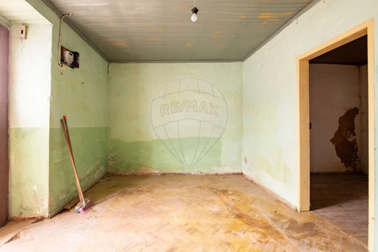 Moradia T2 para Venda em Lamas e Cercal Foto 4