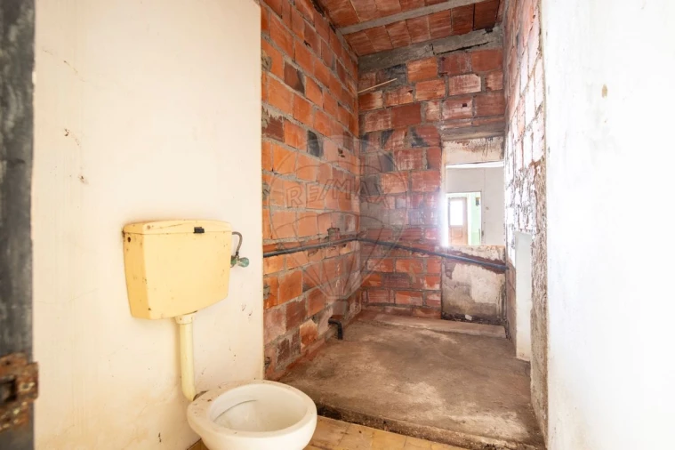 Moradia T2 para Venda em Lamas e Cercal Foto 13