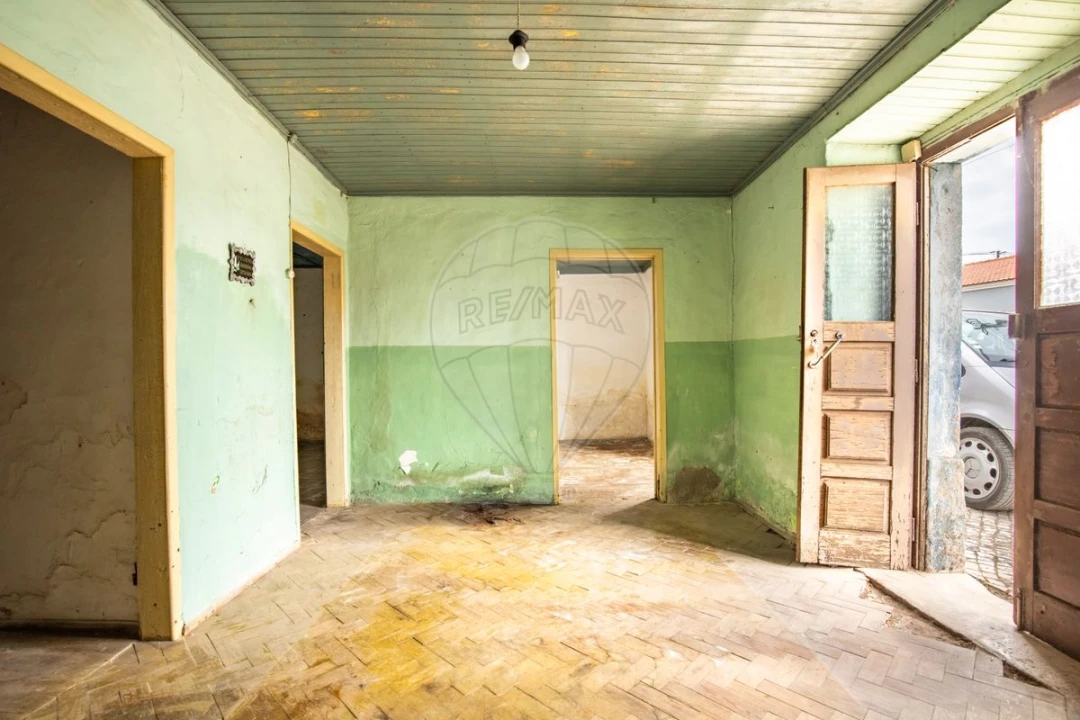 Moradia T2 para Venda em Lamas e Cercal Foto 3