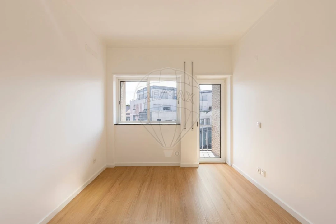 Apartamento T3 para Venda em Bombarral e Vale Covo Foto 12