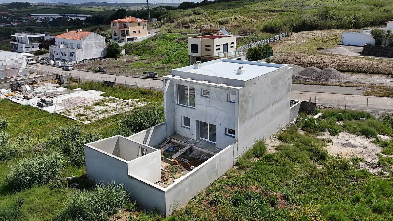 Moradia T4 para Venda em Lourinhã e Atalaia Foto 5