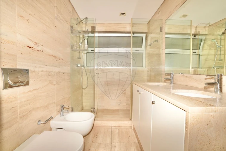 Moradia T4 para Arrendamento em Oeiras e São Julião da Barra, Paço de Arcos e Caxias Foto 27