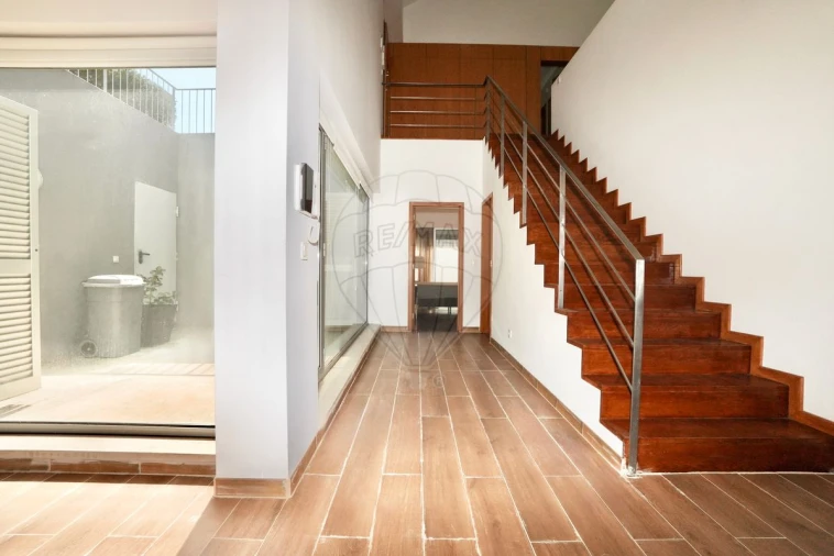 Moradia T4 para Arrendamento em Oeiras e São Julião da Barra, Paço de Arcos e Caxias Foto 23