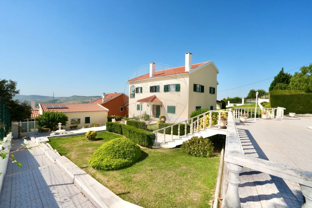 Moradia T5 para Venda em Arruda dos Vinhos Foto 2