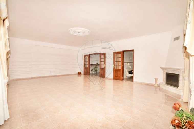 Moradia T5 para Venda em Arruda dos Vinhos Foto 6