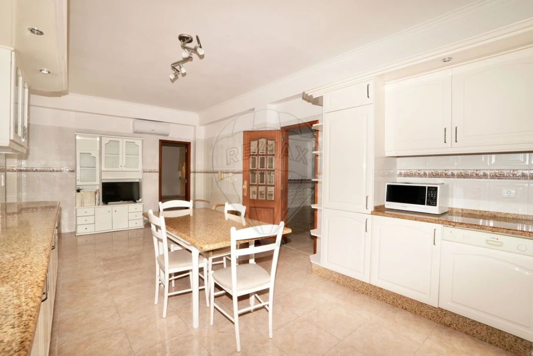 Moradia T5 para Venda em Arruda dos Vinhos Foto 9