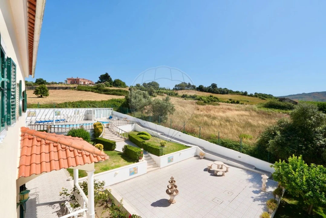 Moradia T5 para Venda em Arruda dos Vinhos Foto 4