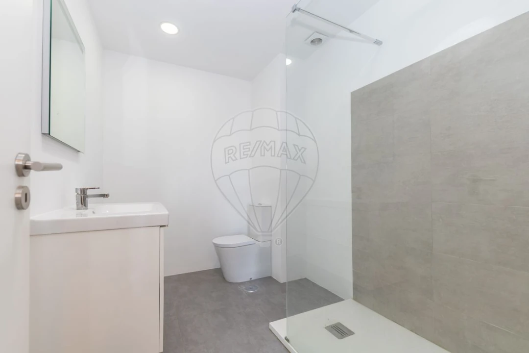 Apartamento T3 para Venda em Almada, Cova da Piedade, Pragal e Cacilhas Foto 9