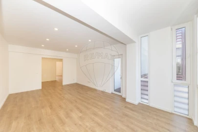 Apartamento T3 para Venda em Almada, Cova da Piedade, Pragal e Cacilhas