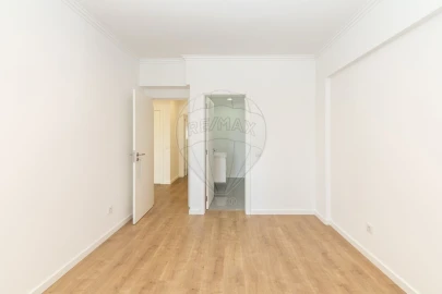 Apartamento T3 para Venda em Almada, Cova da Piedade, Pragal e Cacilhas