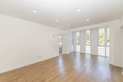 Apartamento T3 para Venda em Almada, Cova da Piedade, Pragal e Cacilhas