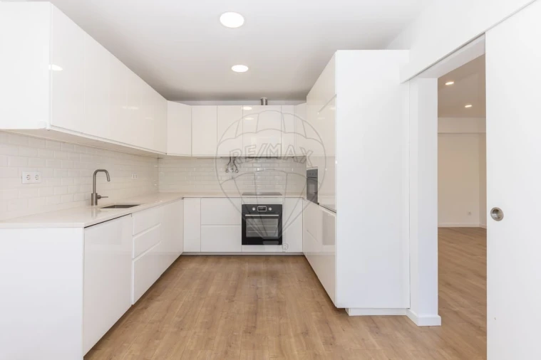 Apartamento T3 para Venda em Almada, Cova da Piedade, Pragal e Cacilhas Foto 22