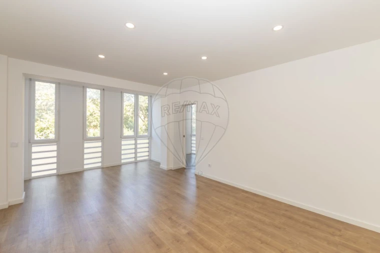 Apartamento T3 para Venda em Almada, Cova da Piedade, Pragal e Cacilhas Foto 20