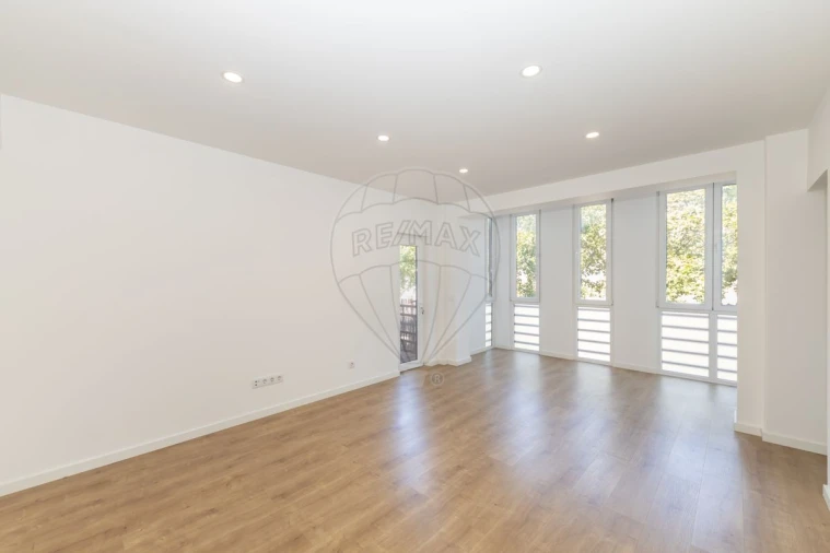 Apartamento T3 para Venda em Almada, Cova da Piedade, Pragal e Cacilhas Foto 17