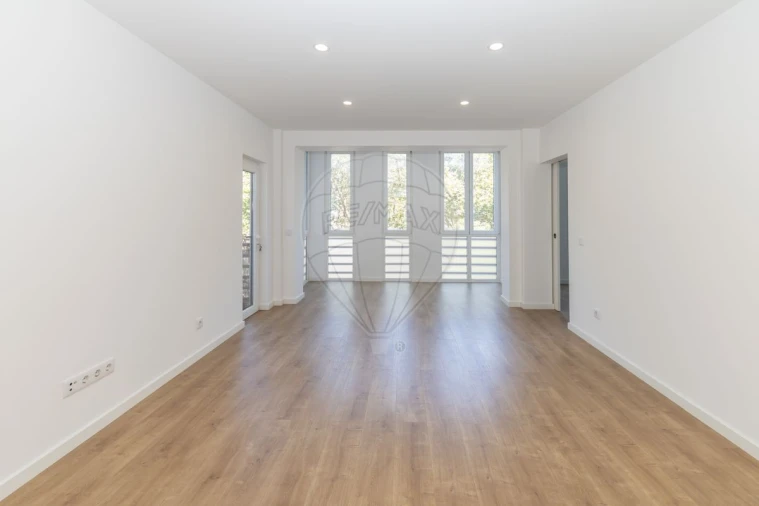 Apartamento T3 para Venda em Almada, Cova da Piedade, Pragal e Cacilhas Foto 16