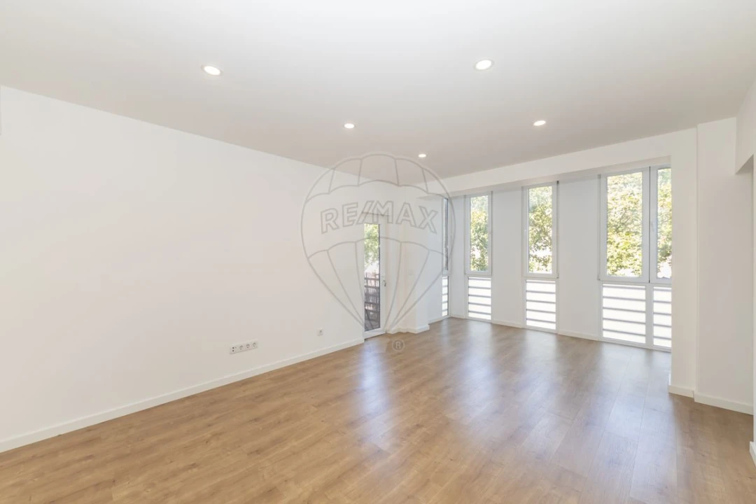 Apartamento T3 para Venda em Almada, Cova da Piedade, Pragal e Cacilhas Foto 17