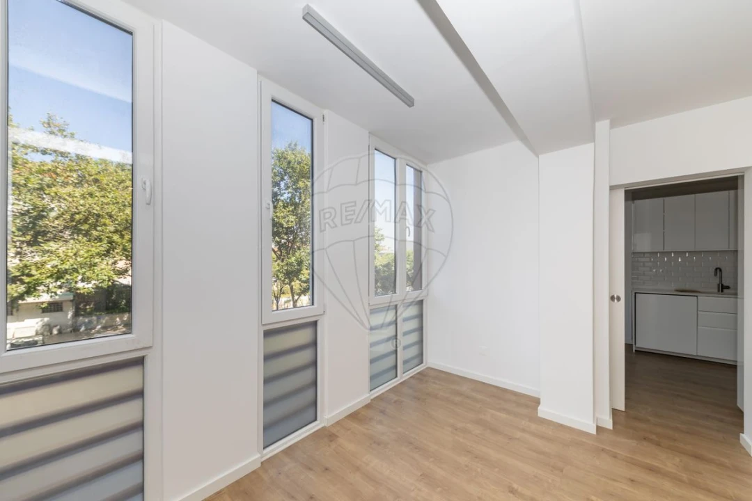 Apartamento T3 para Venda em Almada, Cova da Piedade, Pragal e Cacilhas Foto 21