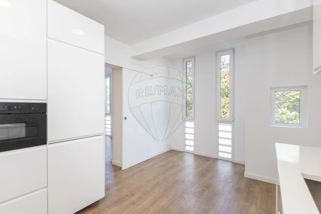 Apartamento T3 para Venda em Almada, Cova da Piedade, Pragal e Cacilhas Foto 24