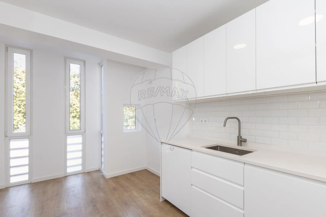 Apartamento T3 para Venda em Almada, Cova da Piedade, Pragal e Cacilhas Foto 25