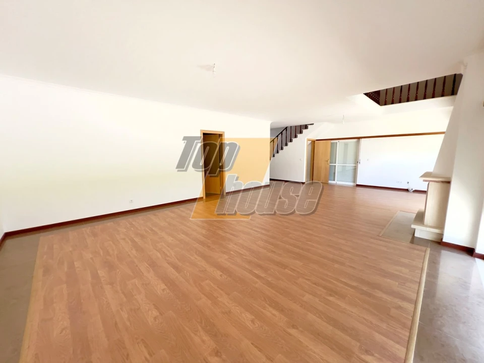 Moradia T4 para Venda em Sesimbra (Castelo) Foto 4