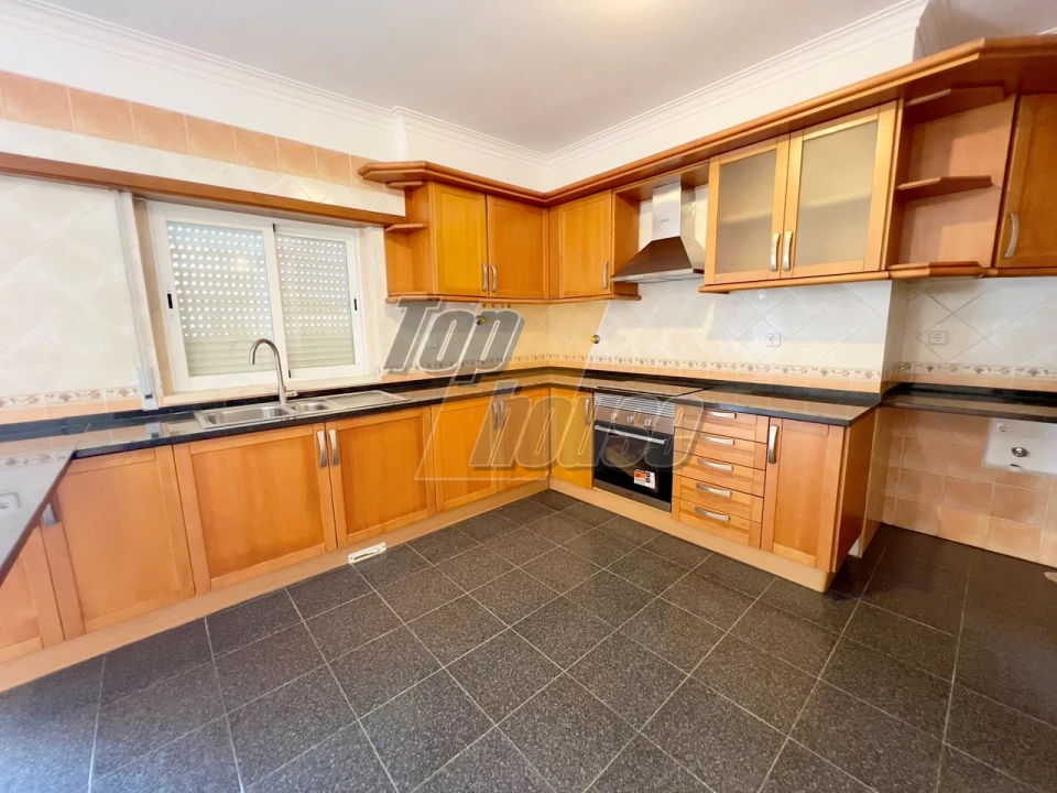 Moradia T4 para Venda em Sesimbra (Castelo) Foto 8