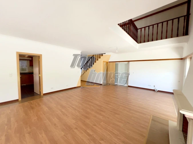 Moradia T4 para Venda em Sesimbra (Castelo) Foto 10