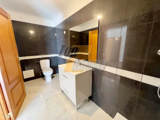 Moradia T4 para Venda em Sesimbra (Castelo) Foto 31