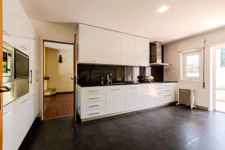 Moradia T4 para Venda em Oliveira (São Mateus) Foto 10