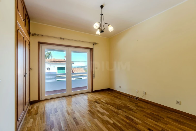 Moradia T4 para Venda em Oliveira (São Mateus) Foto 17