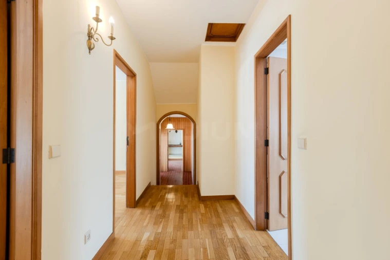 Moradia T4 para Venda em Oliveira (São Mateus) Foto 15