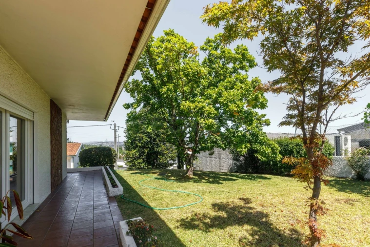 Moradia T4 para Venda em Oliveira (São Mateus) Foto 4