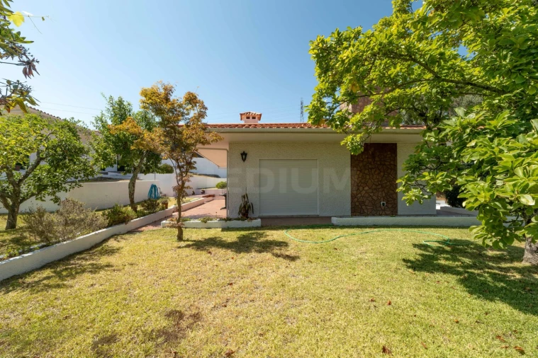 Moradia T4 para Venda em Oliveira (São Mateus) Foto 3