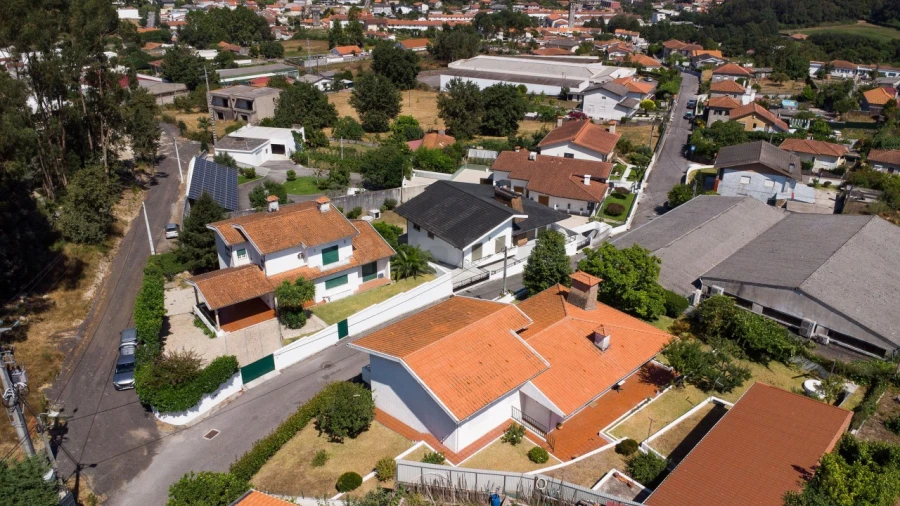 Moradia T4 para Venda em Oliveira (São Mateus) Foto 26