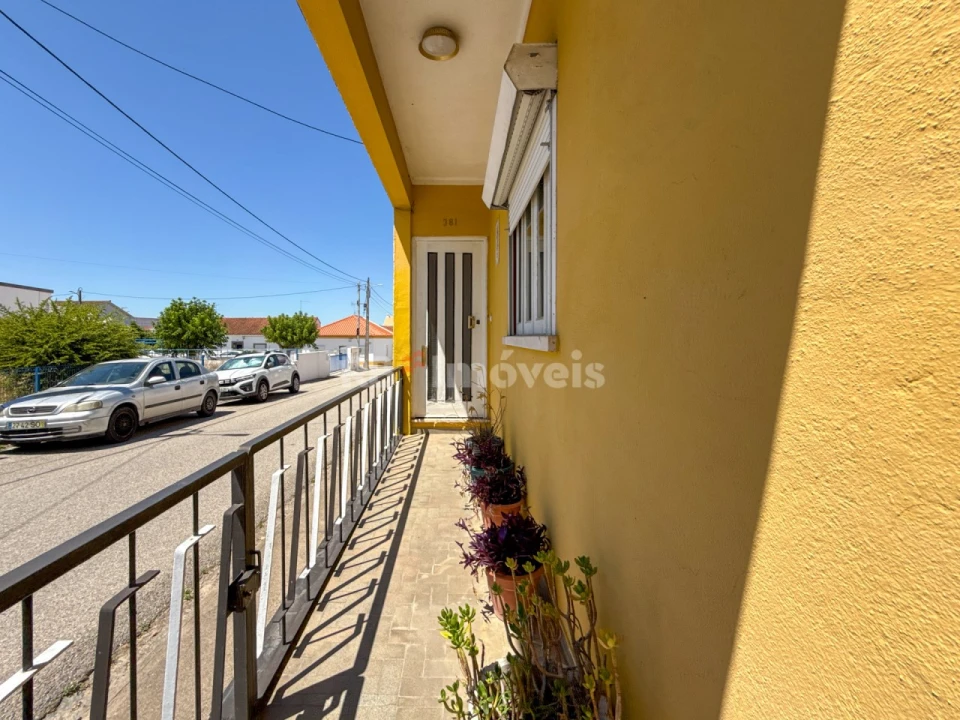 Moradia T3 para Venda em Tramagal Foto 2