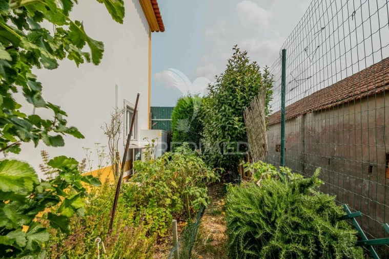 Moradia T3 para Venda em Santa Barbara Foto 9