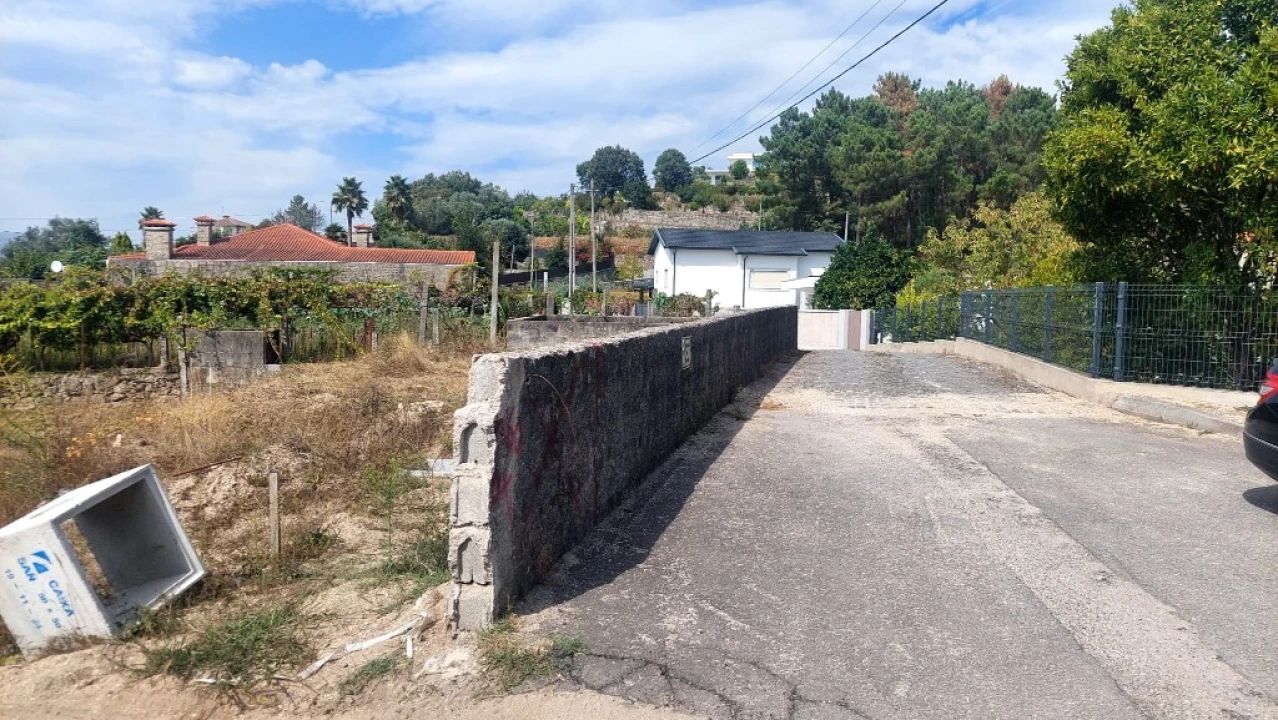 Moradia T3 para Venda em Carrazedo Foto 14