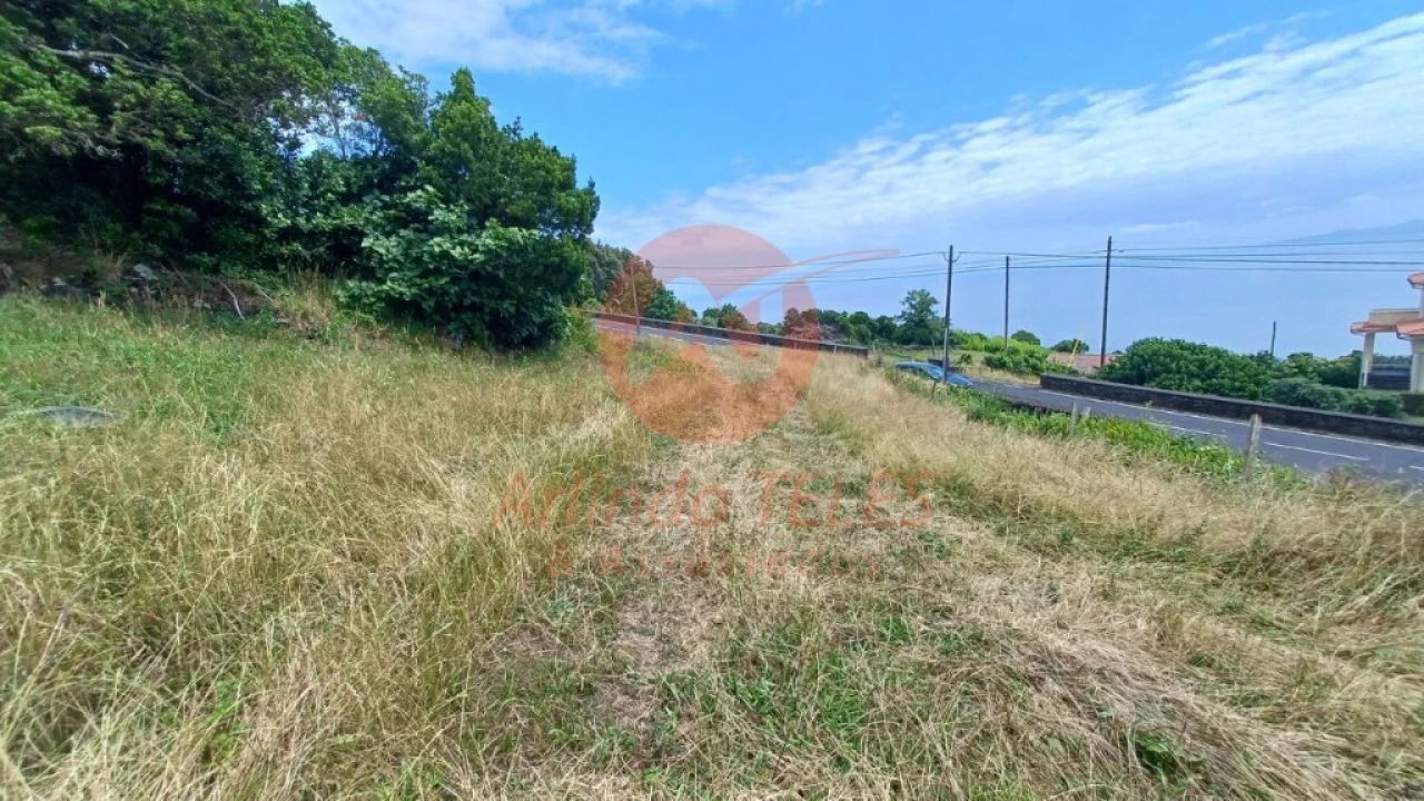 Terreno para Venda em Calheta Foto 9